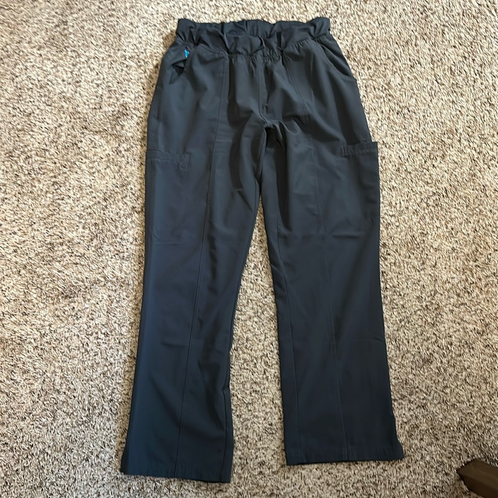 Med Couture Women's 'Energy Collection' Yoga 2 Cargo Pocket Pant